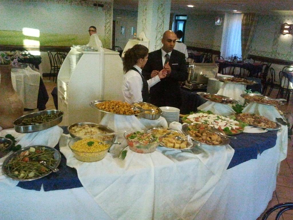 Hotel Club Sabbiadoro Battipaglia Eksteriør billede