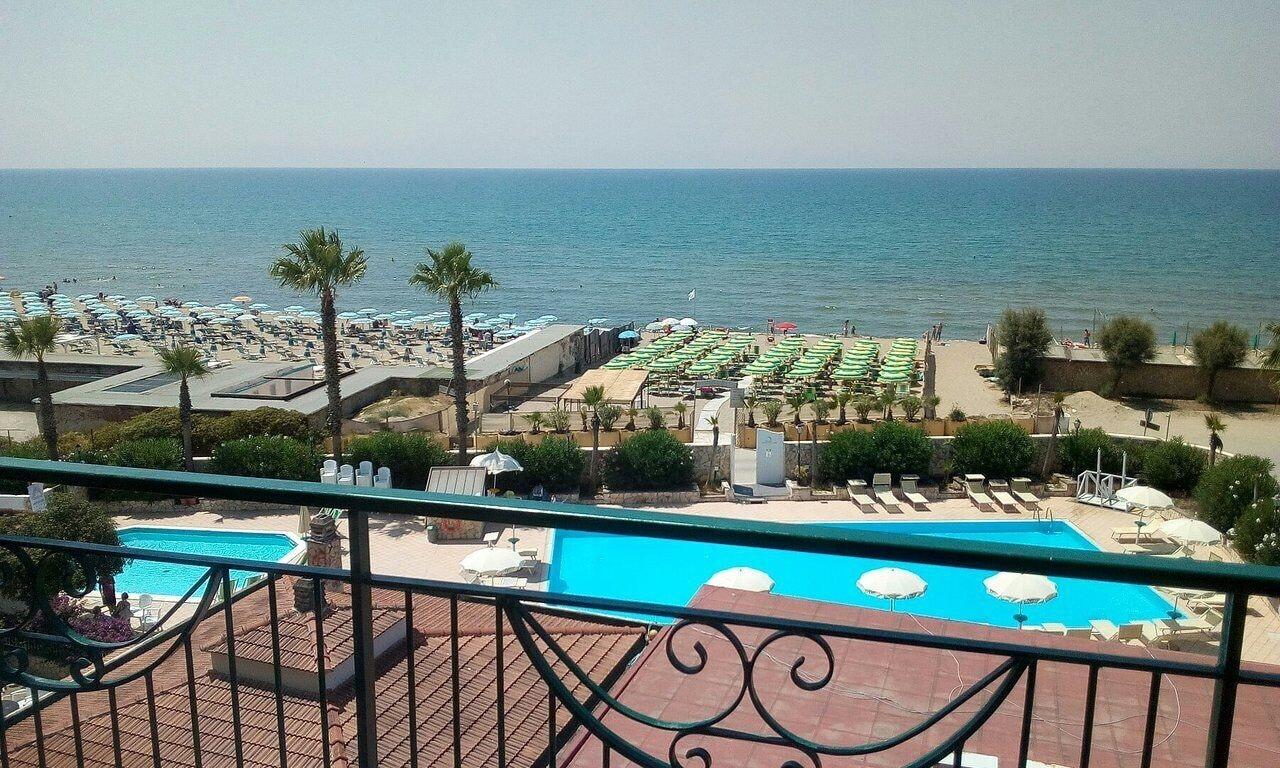 Hotel Club Sabbiadoro Battipaglia Eksteriør billede